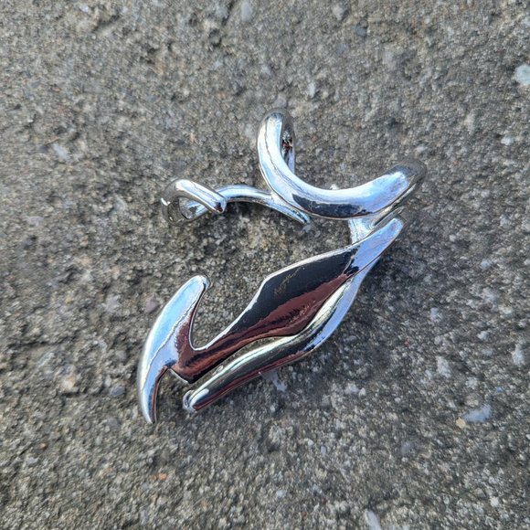 Silver Cybercore Ear Cuff - Picture 4 of 4